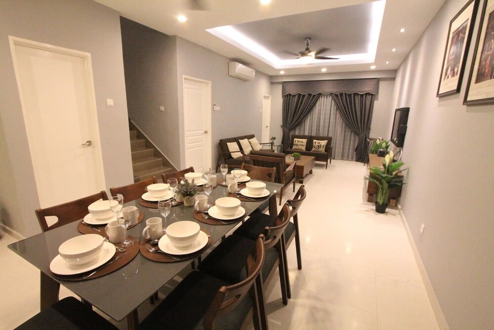 Ian's Genesis Townhouse