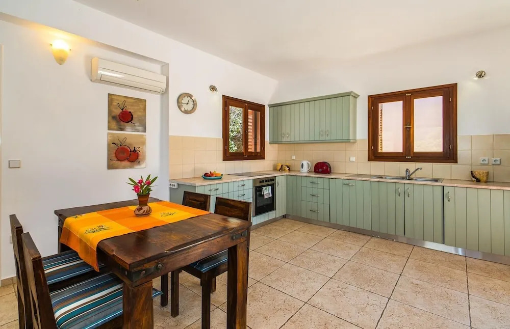Lemonia Beach Villa