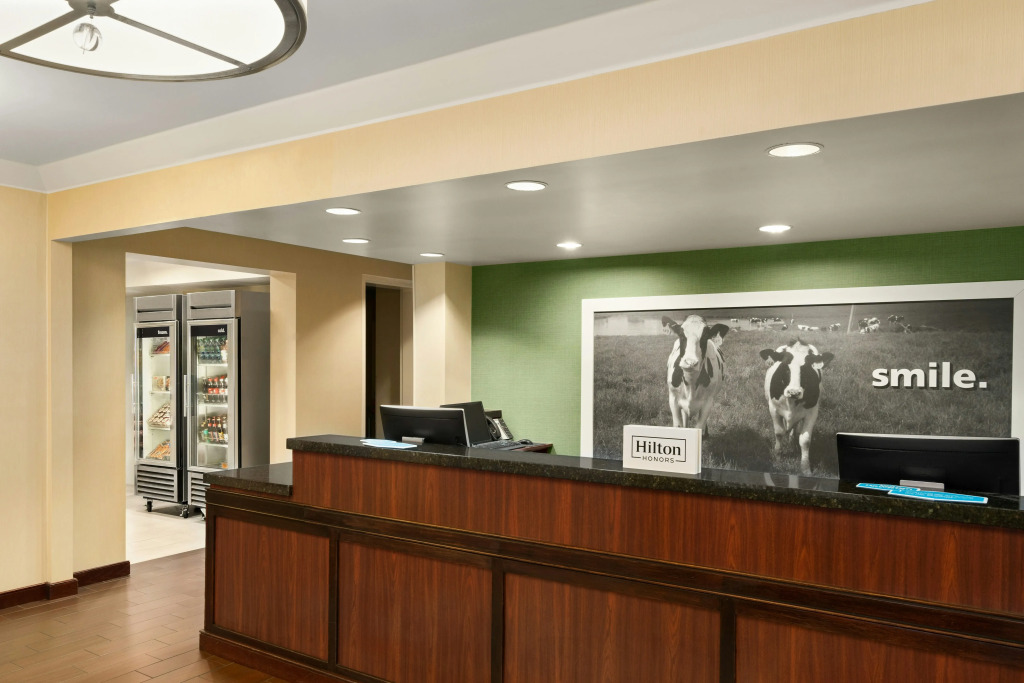 Hampton Inn Portland Airport