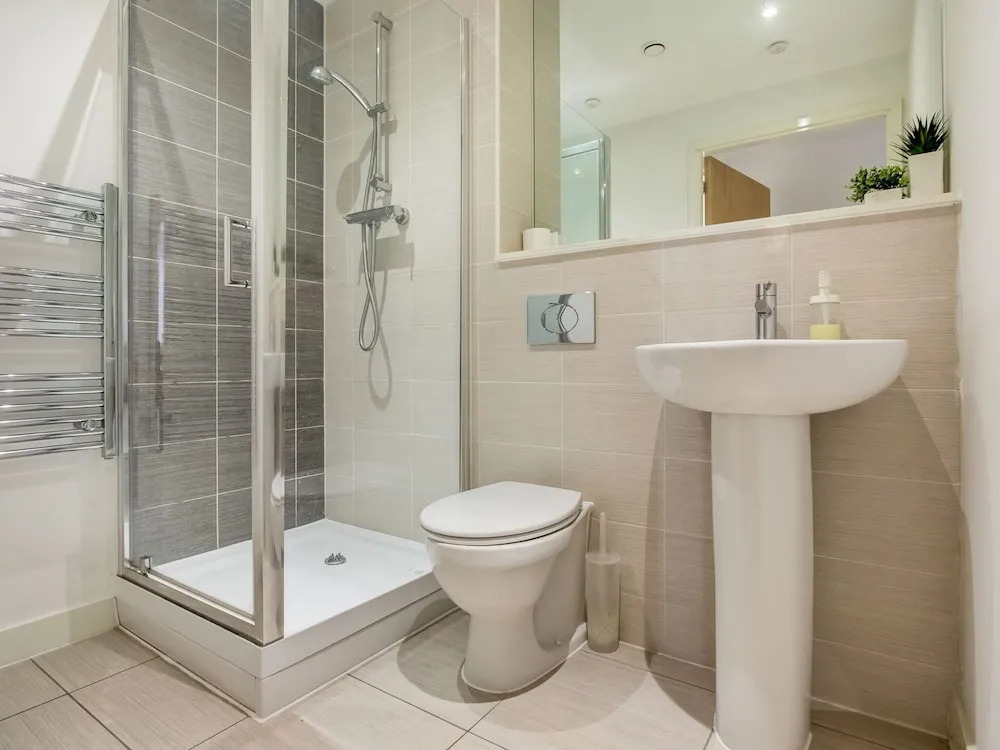 Plush Apartment in Manchester Near IWM North