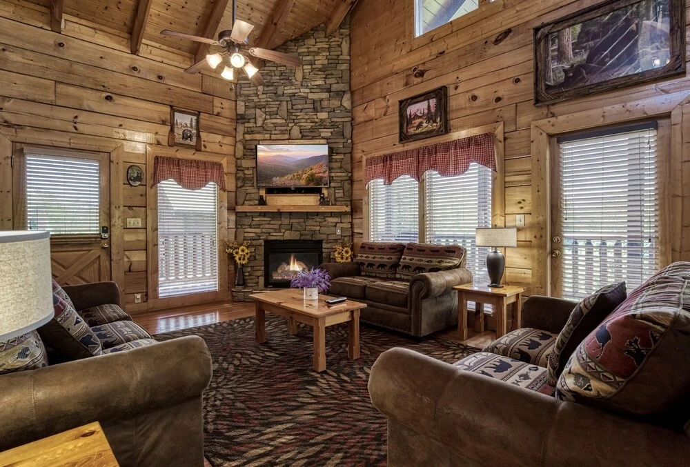 Ern849- Sweet Escape - Great Location! Close To Action! 4 Bedroom Cabin by RedAwning