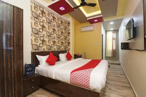 Collection O 24604 Hotel GMC Grand Luxury Stay