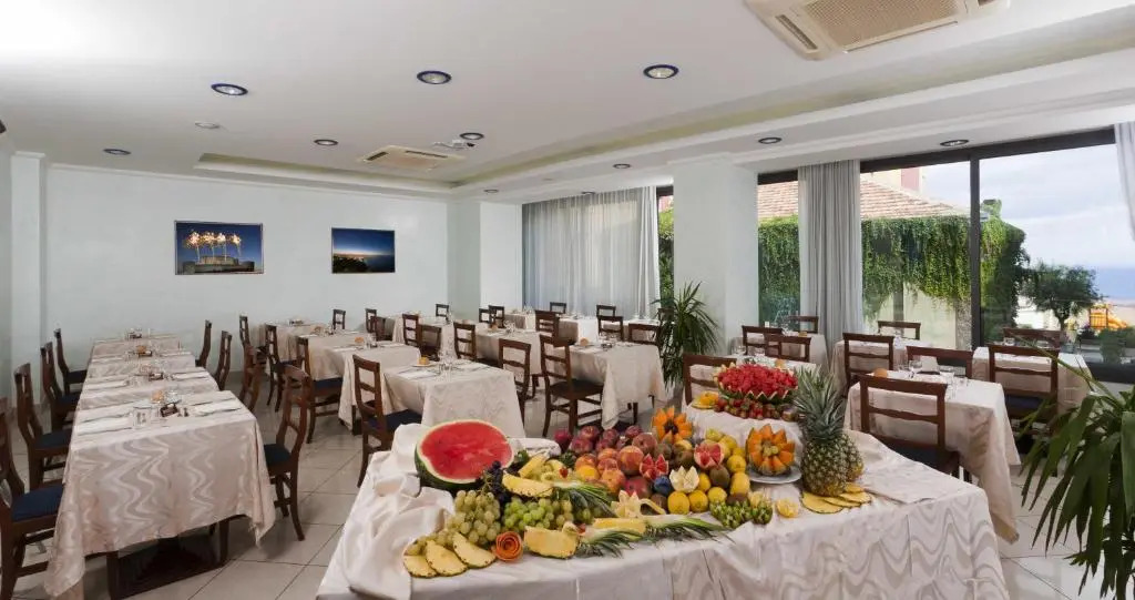Hotel Acrux