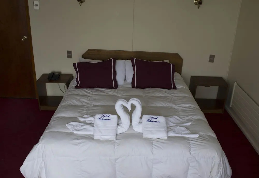HOTEL GLACIARES