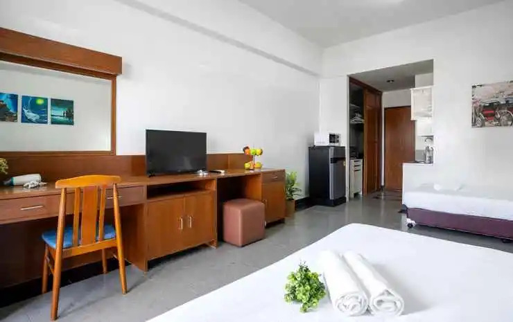 Studio room near MRT by PD Mansion