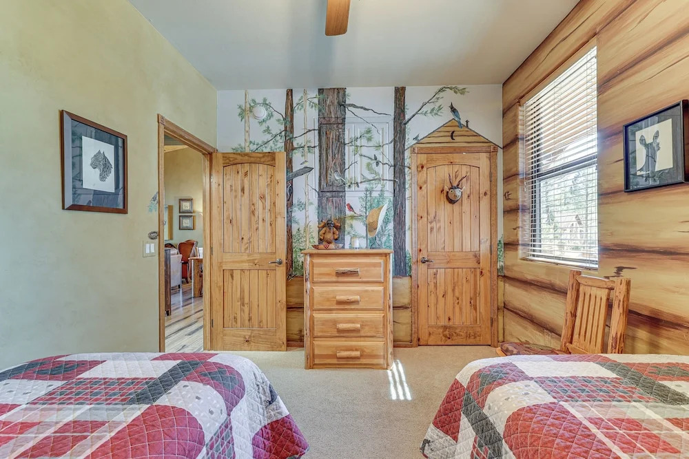Rustic Retreat w/ Spacious Deck in Show Low!
