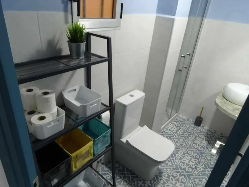 APARTAMENTOS EL SOL-Apartamento reformado a 20 metros del mar.