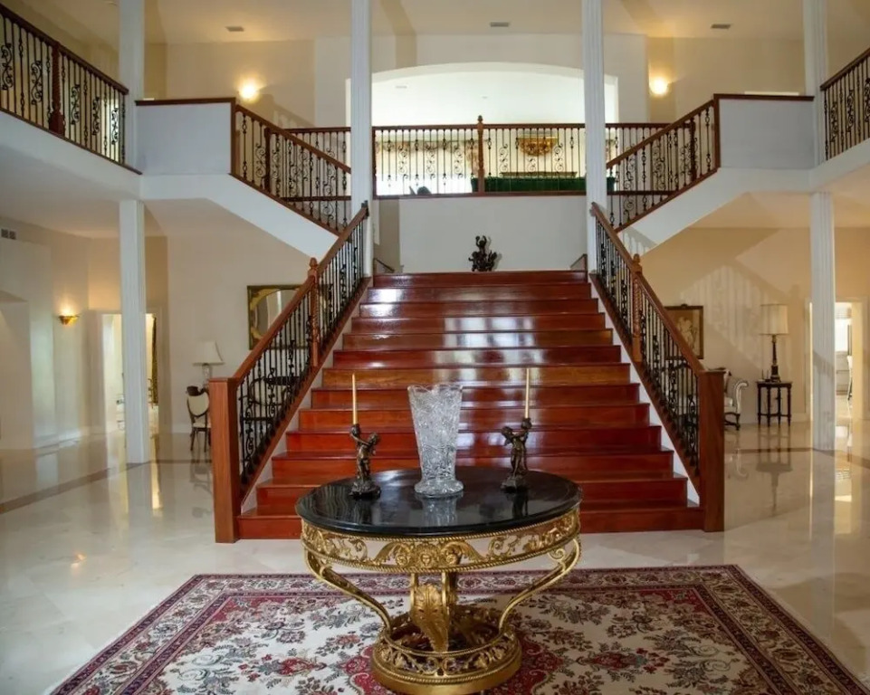 Mansion On The Beach 7 Bedroom Home