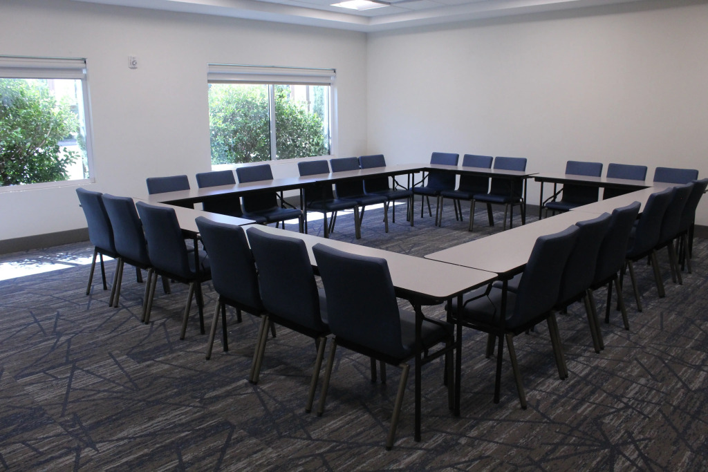 Holiday Inn Express & Suites - Roswell by IHG