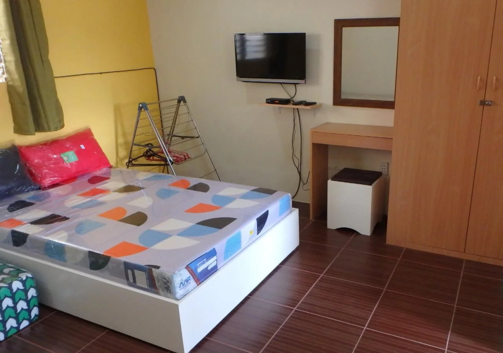 Mango Tree House