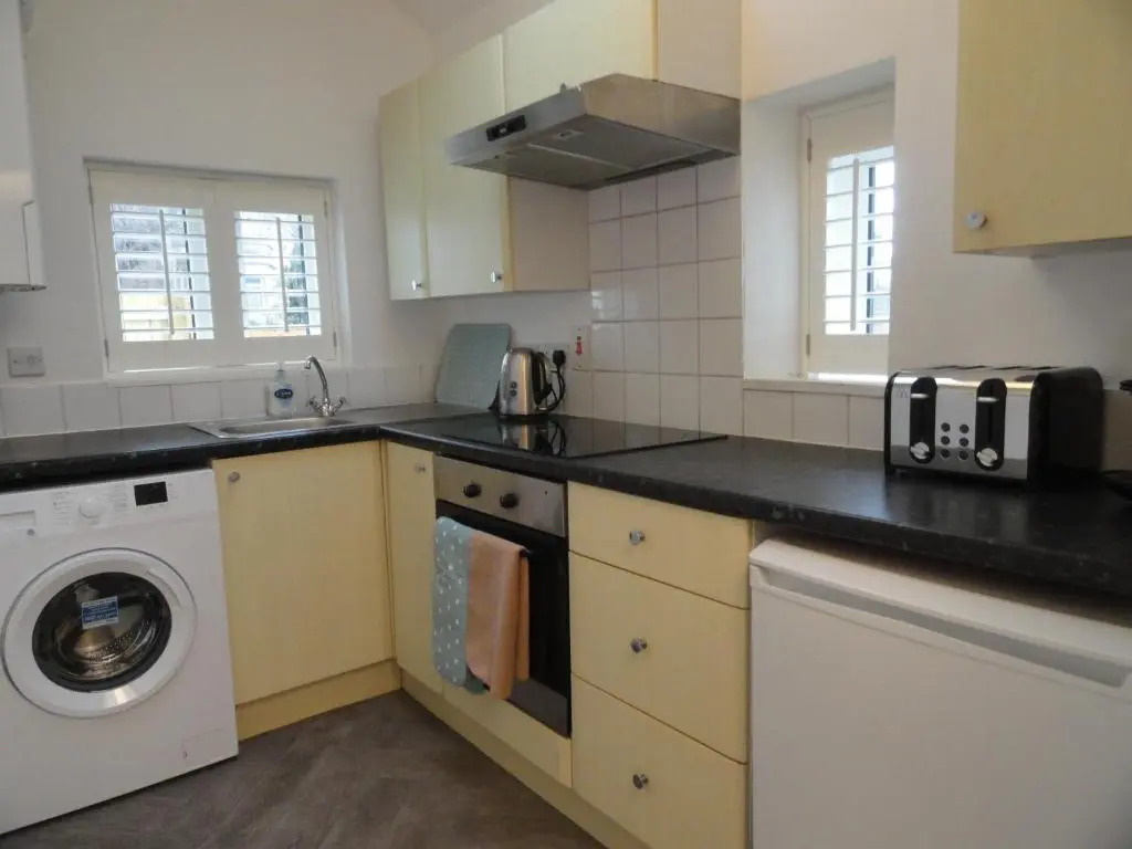 Homely and well appointed Priory Apartment by Cliftonvalley Apartments