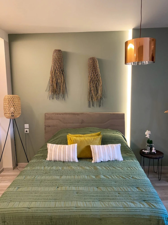 Luxury-1bed Apartment With Porch in Greece