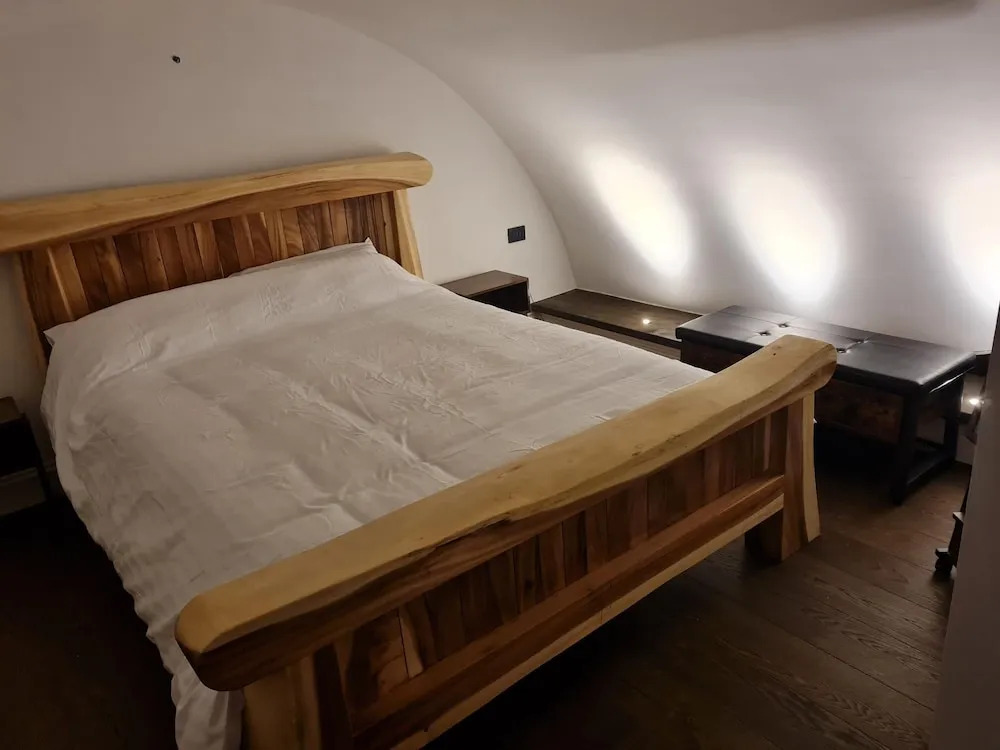 1-bed Cottage With Indoor hot tub and Sauna