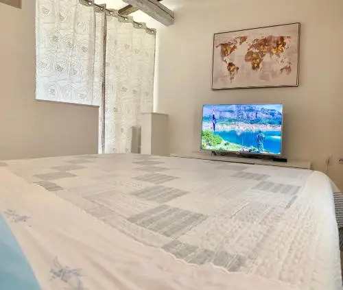Summer Apartment 2