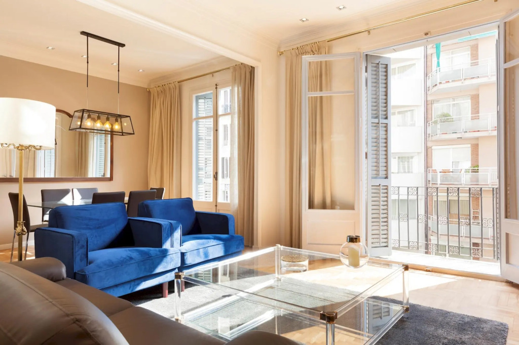 SAGRADA FAMILIA   Sagrada Familia Luxury Flat for 6