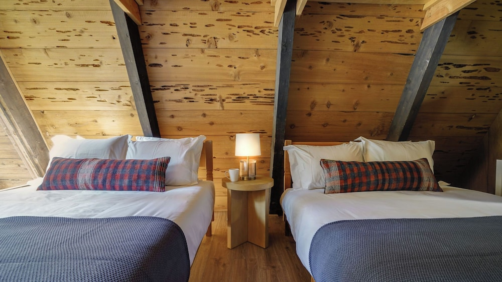 Horizon by Avantstay Stunning A-frame Cabin w/ Hot Tub, Billiards, Lake Views