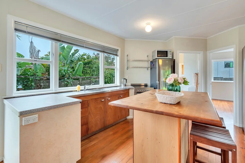 Sunny Grey Lynn Holiday Home