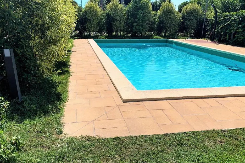 Apartment Charme and Relax with Garden and Swimming Pool - 4 Guests