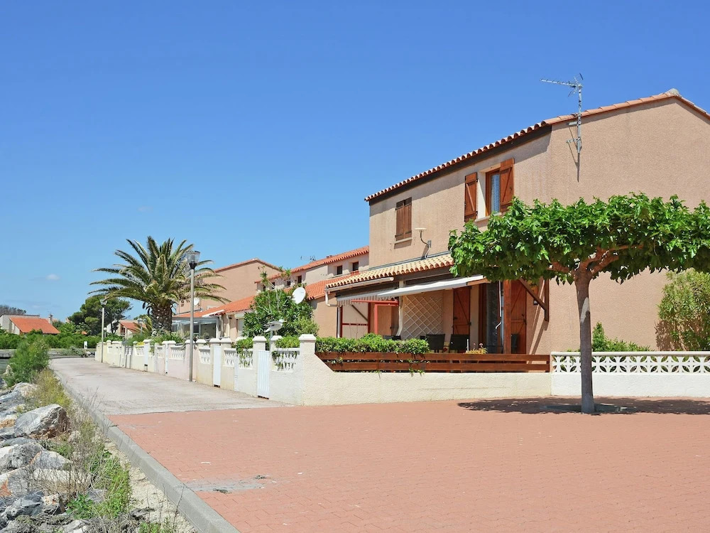 Apartment in Le Barcarès With Swimming Pool, Balcony, Garden