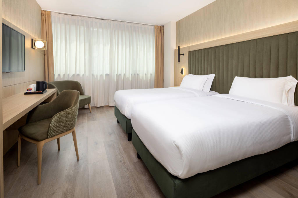 Holiday Inn Naples by IHG