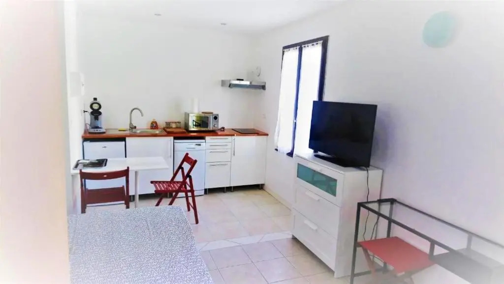 Studio a Palavas les Flots a 40 m de la plage avec terrasse amenagee et wifi