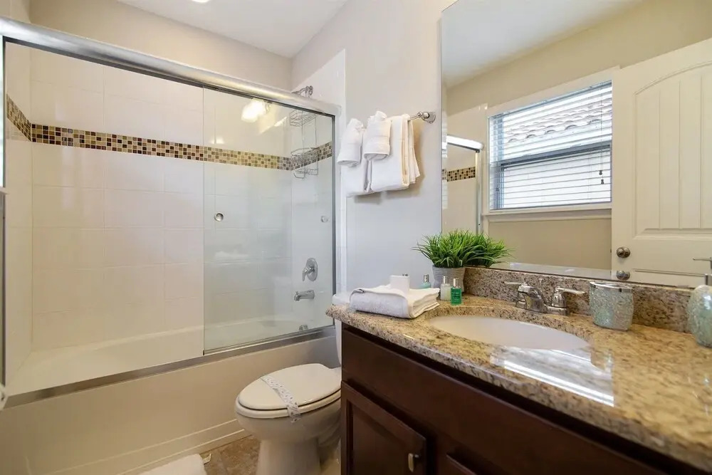 6BR 5BA Solterra Pool Home