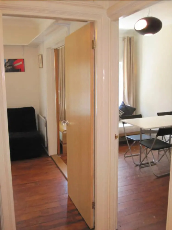 Trafalgar Square Apartments