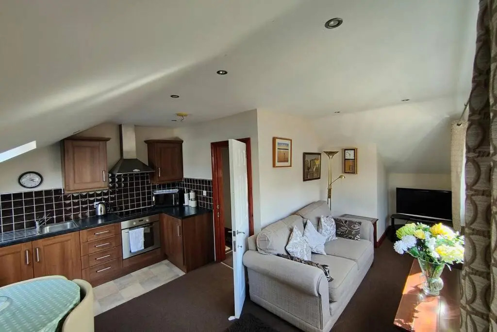 Bt 9 Granny Flat & Walled Garden