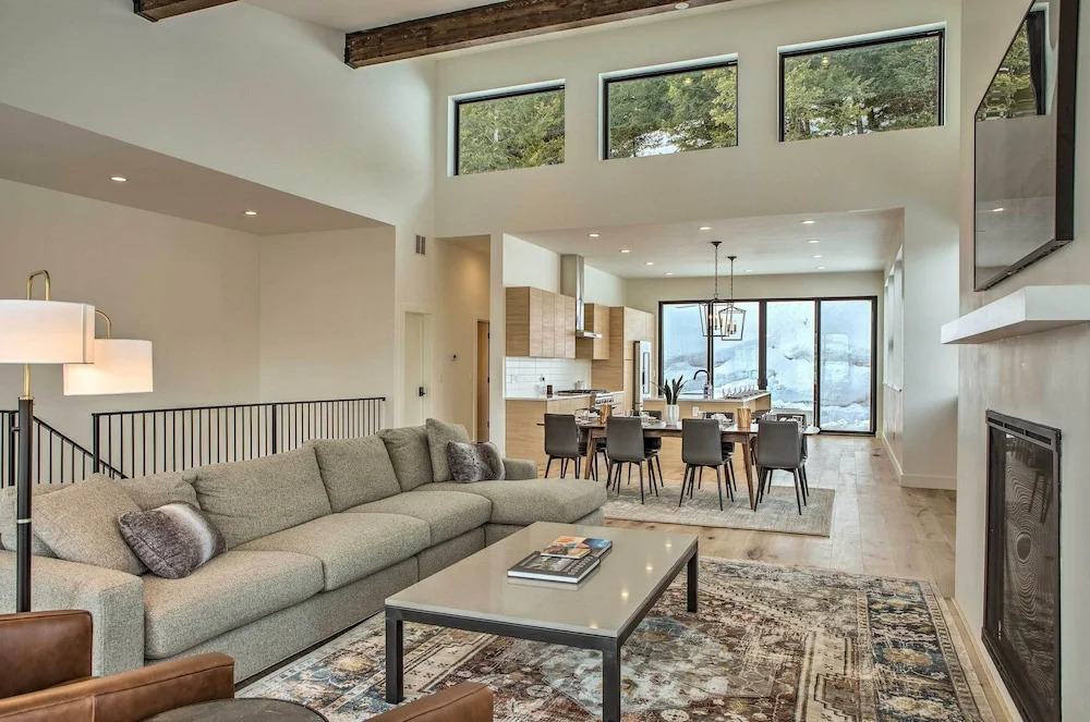 Mtn-view Home w/ Hot Tub, 9 Mi to Vail Resort