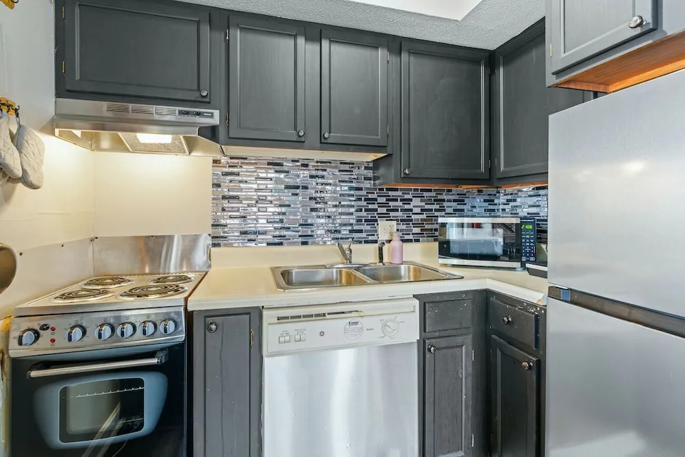 The Loft Picturesque Condo for 6 w/ Epic Views!