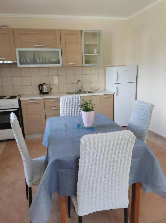 Marie-Angela HOUSE ARILLAS