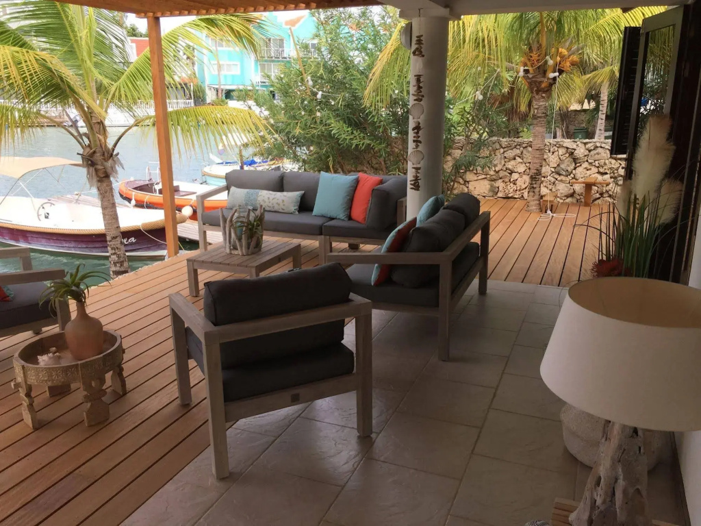 Lagoon Villas