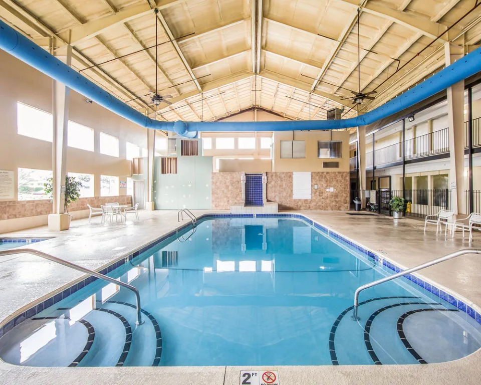 Quality Inn & Suites West Waterpark