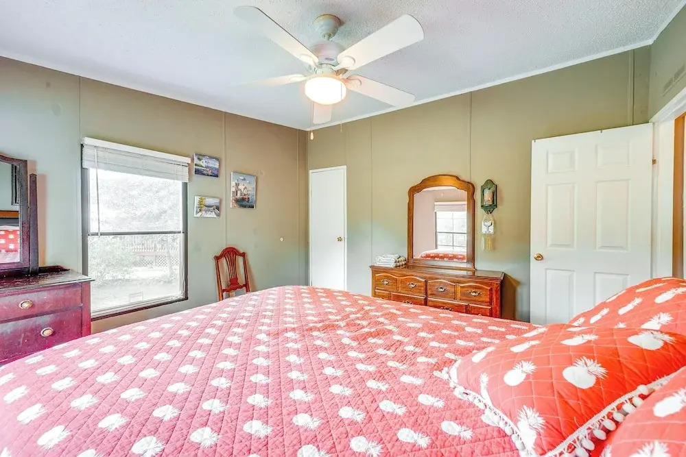 Secluded Hampstead Vacation Rental With Deck!