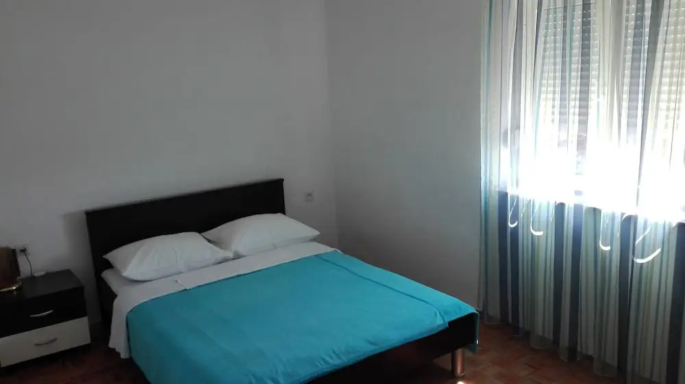 Apartment Leomir