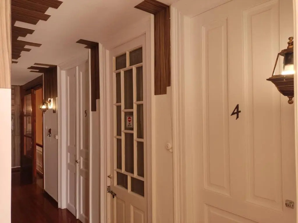 1920s Rooms & Beds