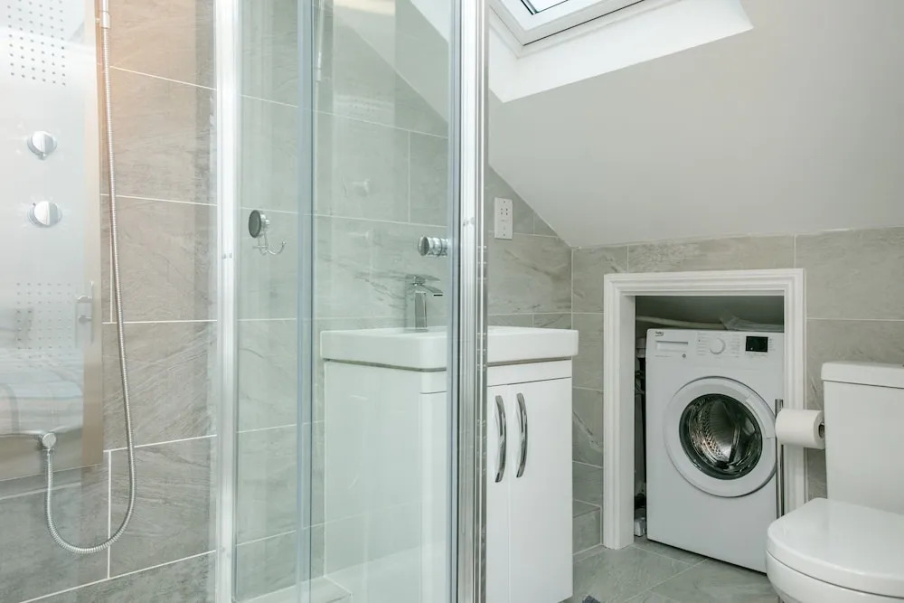 Modern 5 Bedroom House In Battersea