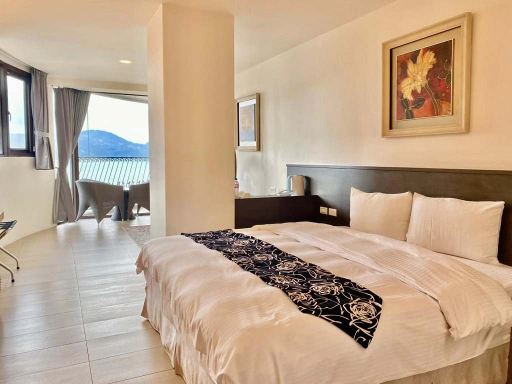 Ming Yue Hu Hotel