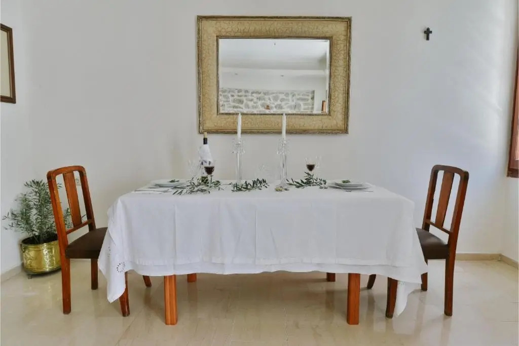 Family 2 bedroom House in Naupakto!!
