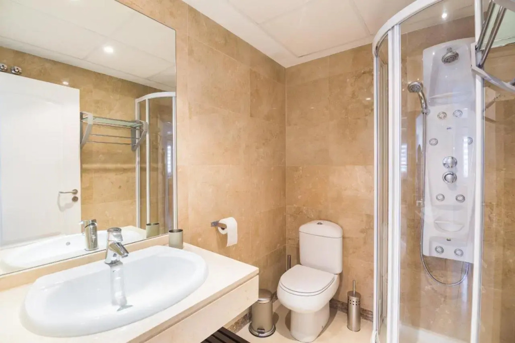 2149-Amazing groundfloor 3 bedrooms on golf, pools