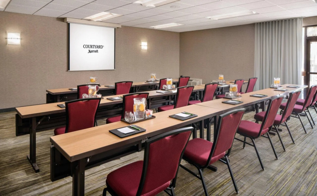 Courtyard by Marriott Phoenix Airport