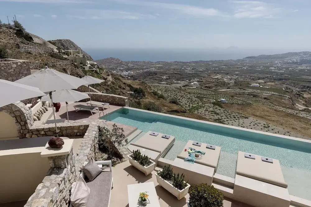 One Bedroom Apartment-sleeps 4 -sea View-parking