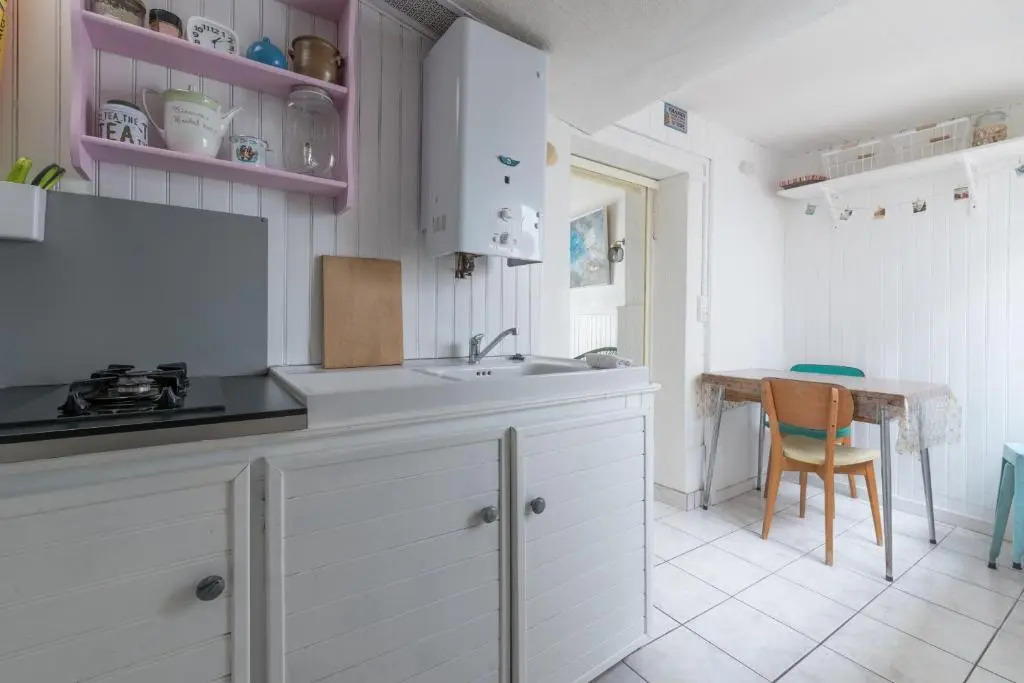 Charmante petite maison à 50m de la plage