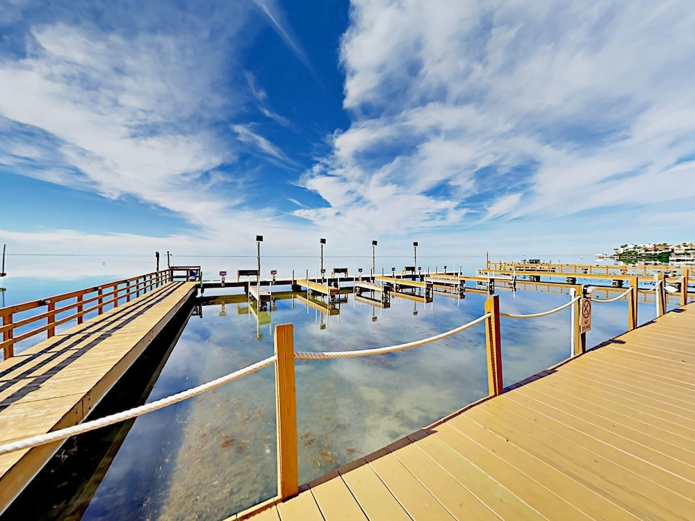Bayside 2br W/ Pool, Hot Tub & Pier 2 Bedroom Condo