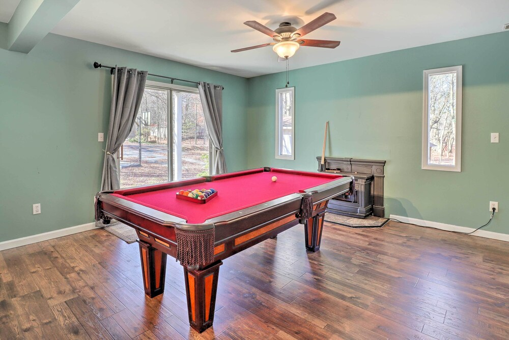 Hike & Swim: Family Home in Albrightsville!