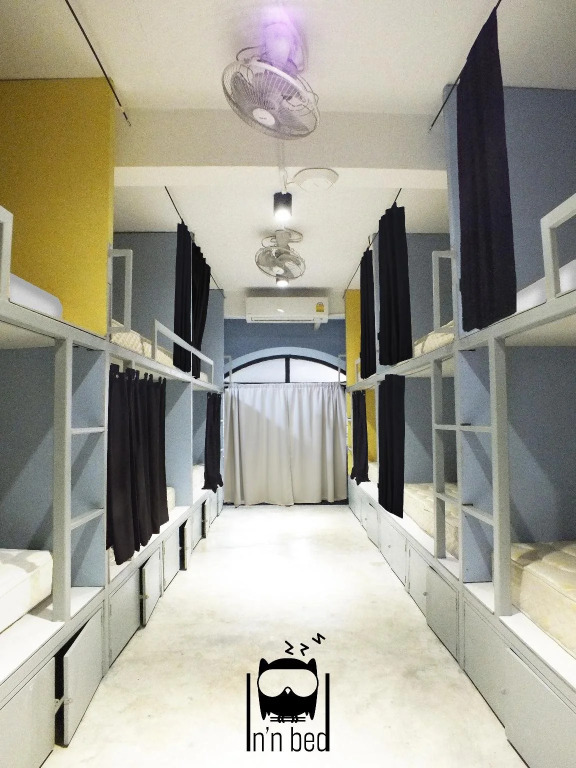 Seek Sleep Hostel