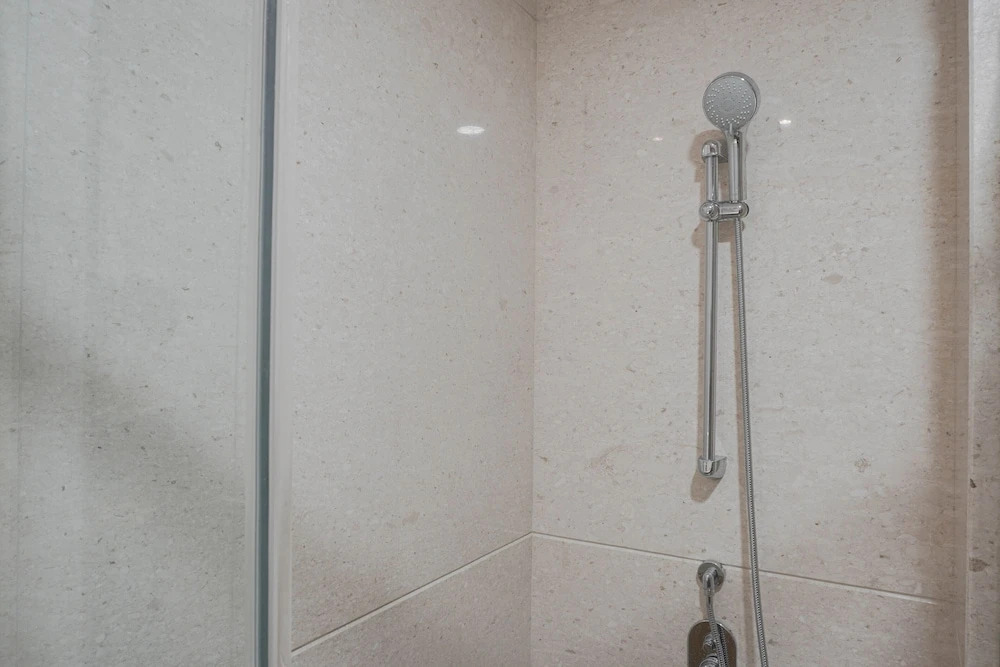 Exclusive 1Br Apartment With Study Room At Southgate Residence