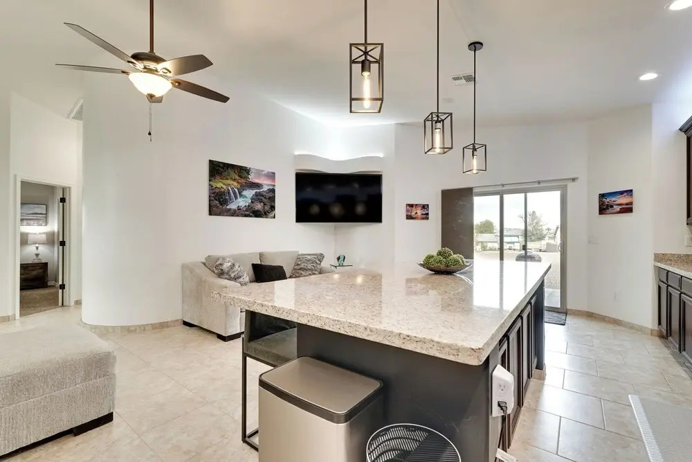 Patio & Grill: Family-friendly Lake Havasu Home