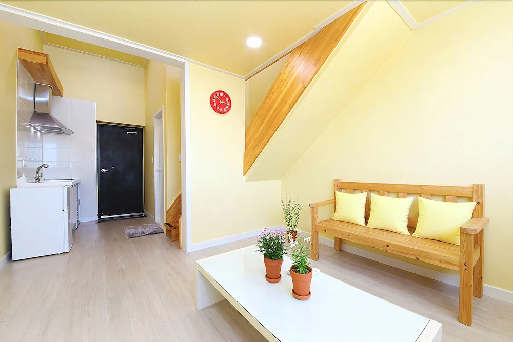 Gangneung Lacblanc Pension