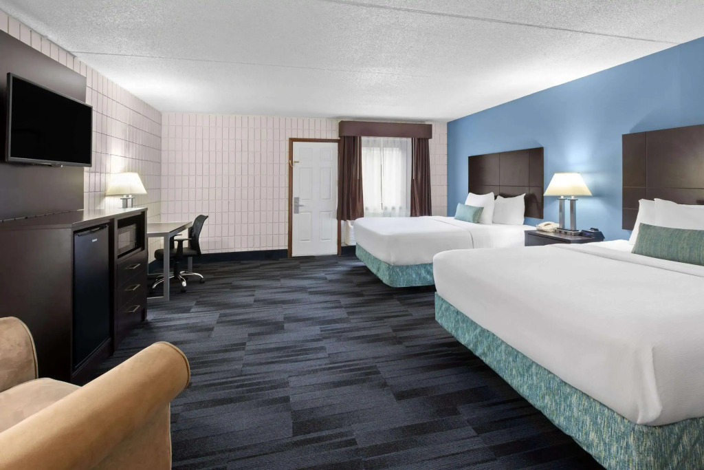 Baymont Inn and Suites by Wyndham Farmington, MO